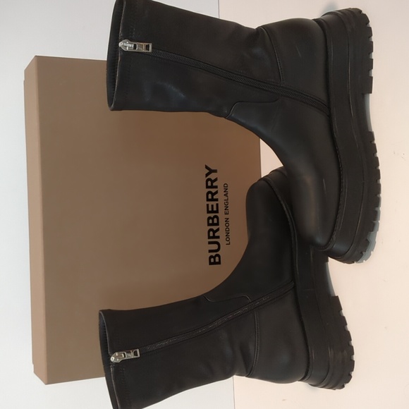 BURBERRY Hurr Lug Sole Platform Sock Ankle Booties Boots 38.5 - Picture 4 of 11